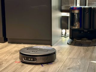 thumbnail - Dyson Robot